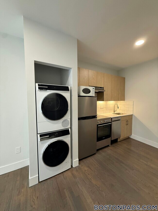 Foto del edificio - 270 Newbury St