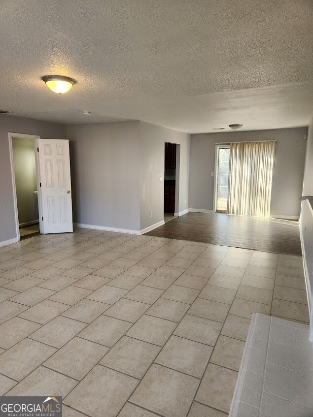 Foto del edificio - 6223 Klondike River Rd