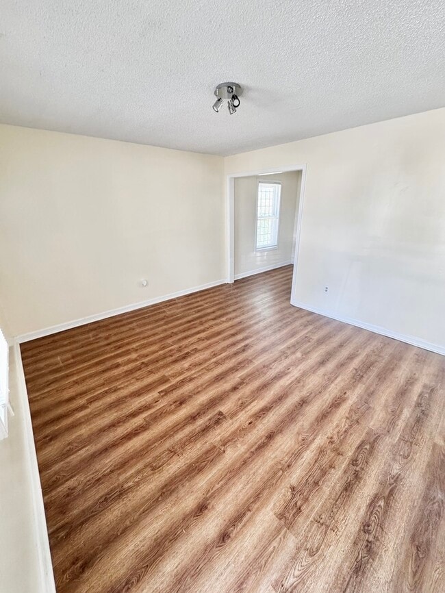 Foto del edificio - 2955 Lake Park Rd