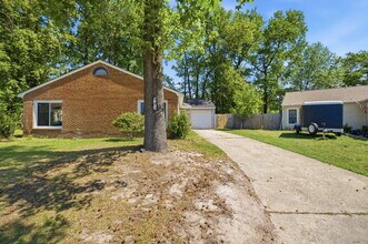 Building Photo - 901 Vincent Ct