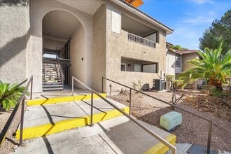 Building Photo - 2606 S Durango Dr