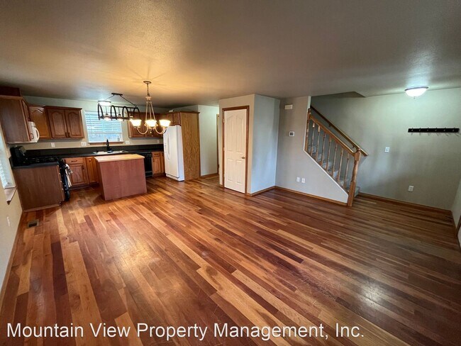Building Photo - 4 br, 2.5 bath House - 2765 NE Faith Dr.