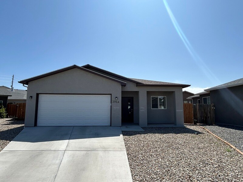 Foto principal - 394 Trenton Court