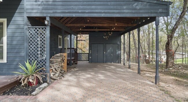 Foto del edificio - 13918 Hummingbird Ln