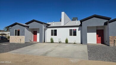 Building Photo - 732 E Carol Ave