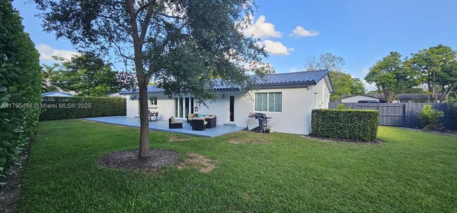 Building Photo - 10900 SW 107th Ave