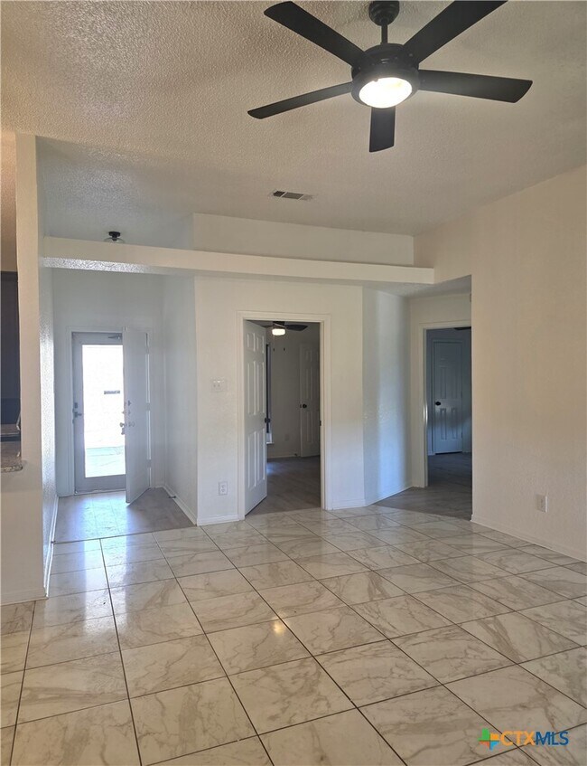 Building Photo - 3081 Colorado Dr