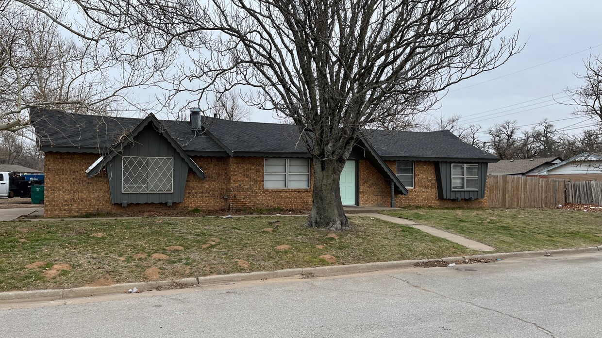 Photo - 7828 NW 7th St (Oklahoma City, OK)