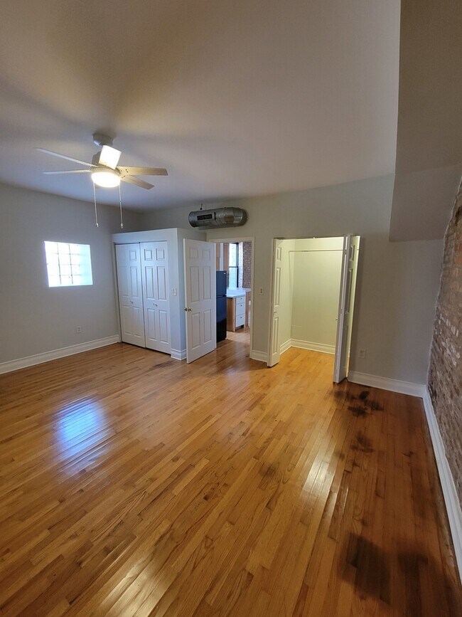 Foto del edificio - 1340 W 18th Pl