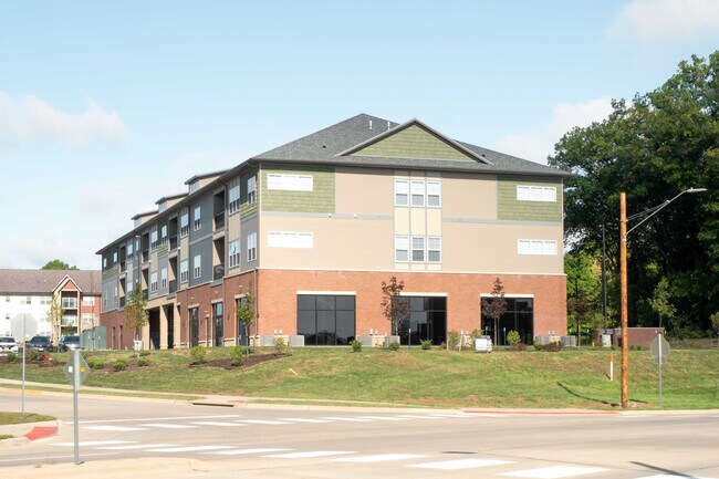 Building Photo - 1100 Kennedy Pkwy