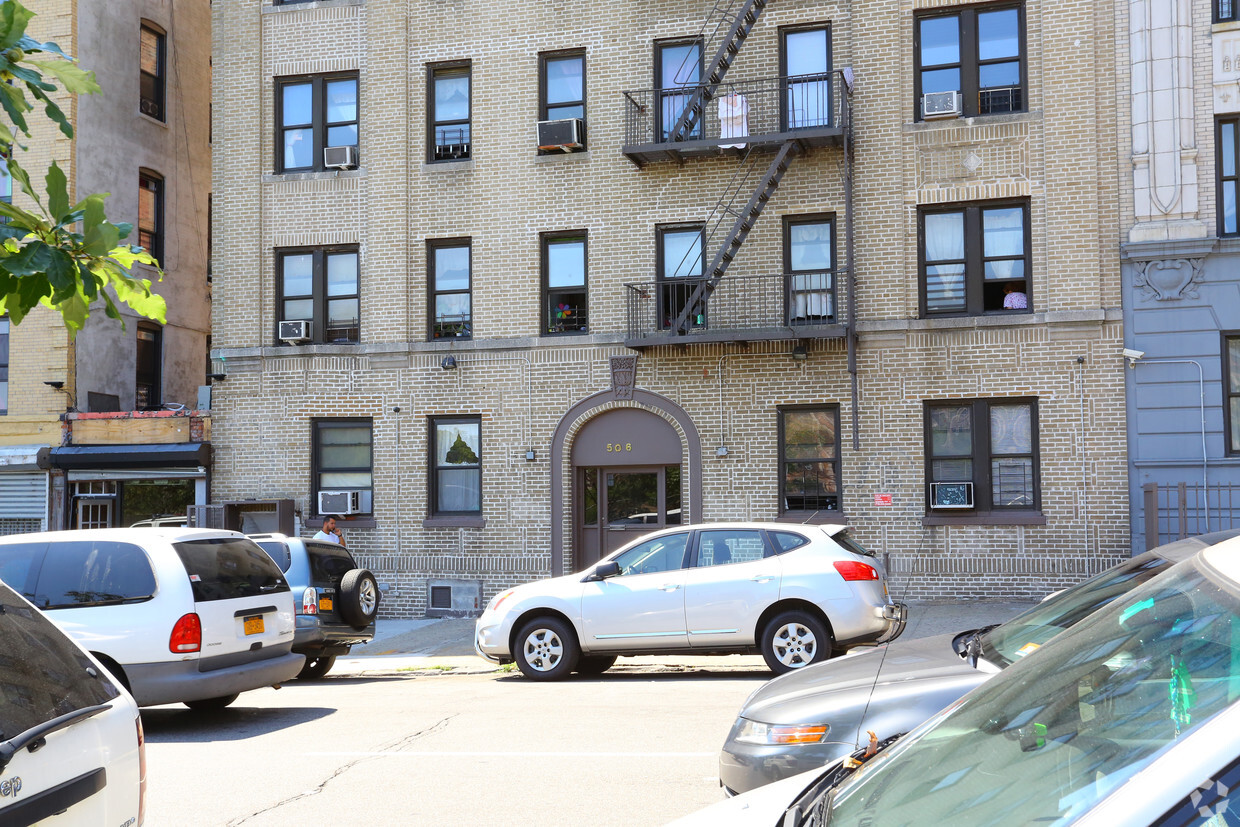 Building Photo - 506 W 178th St