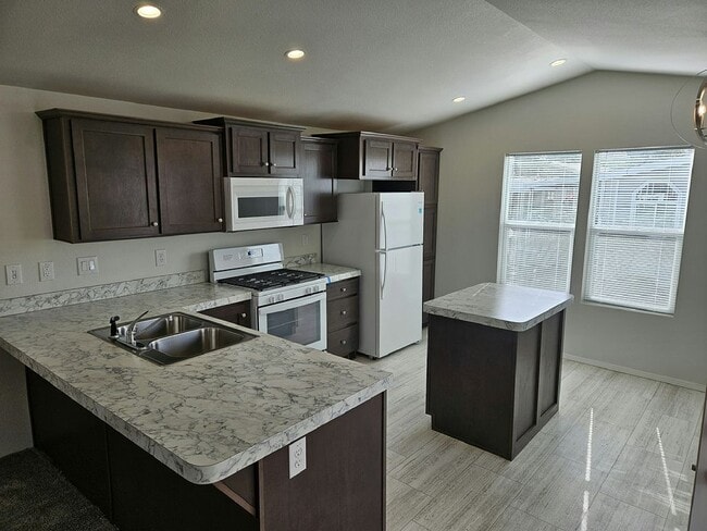 Foto del edificio - 415 N Akers St