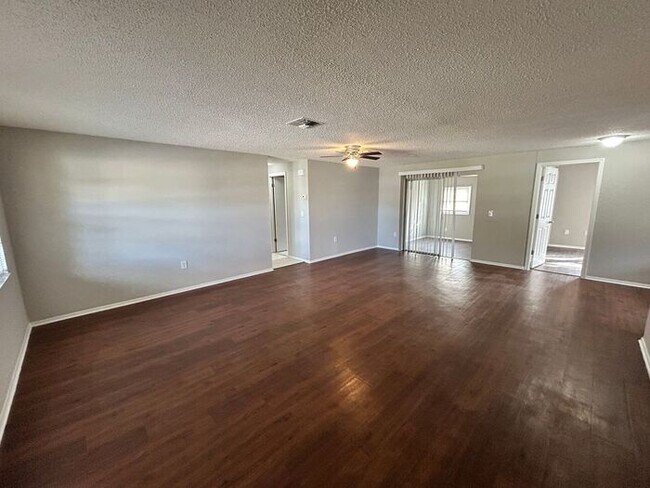 Foto del edificio - 7316 Nova Scotia Dr