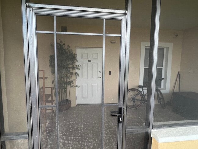 Screened Entryway - 225 W Seminole Blvd Apartment