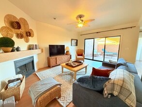 Building Photo - 5640 E Bell Rd