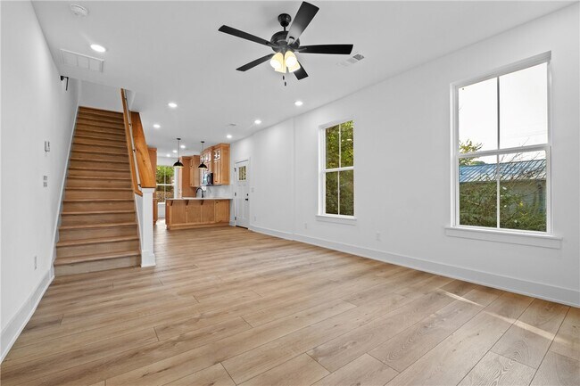 Foto del edificio - 588 N Willow Ave