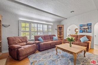 Building Photo - 471 S Clark Dr