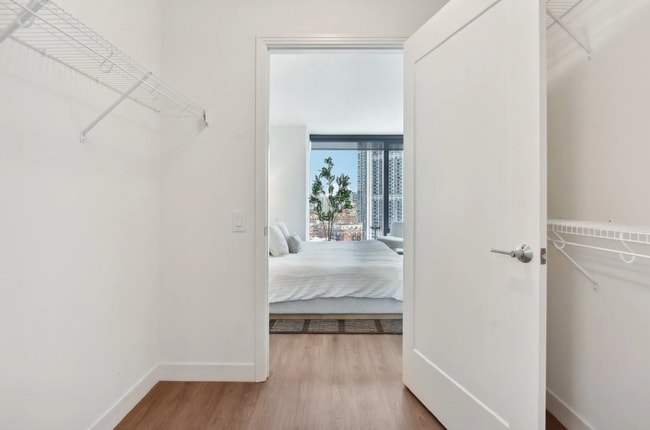 Foto del edificio - 345 N Canal St