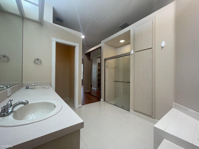Foto del edificio - 3 br, 2 bath House - 136 E Hampton Way, Ju...