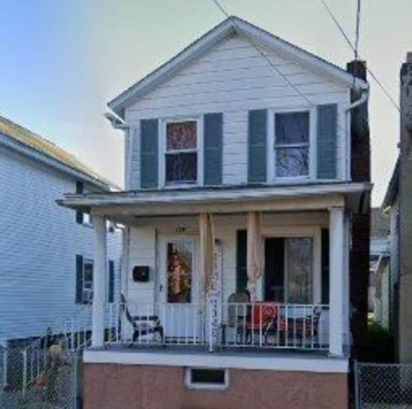 Front - 109 E Ridge St