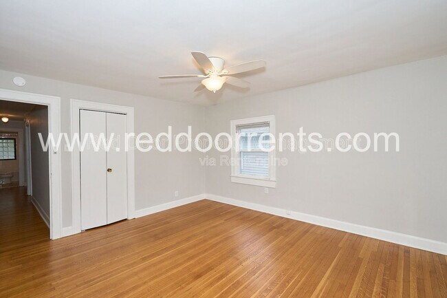Foto del edificio - 4704 N College Ave