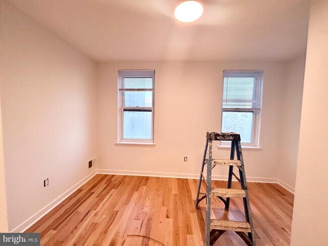 Building Photo - 1642 Olive St