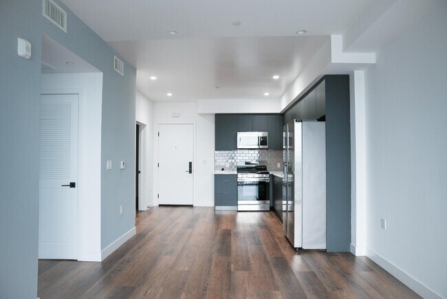 Foto del edificio - 8940 Reseda Blvd