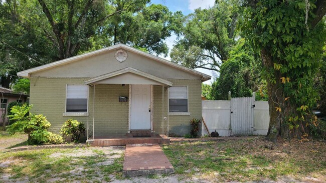 Photo - 3/2 Tampa Move In Ready ! House