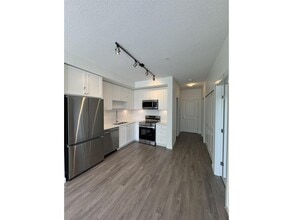 Building Photo - 15735-15785 85 Ave