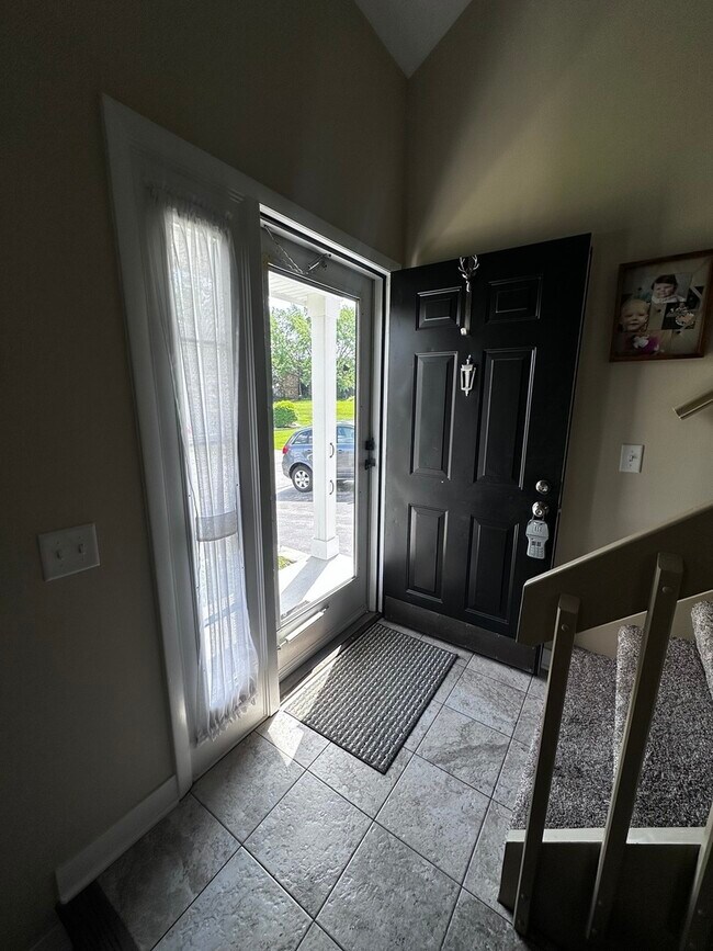 Foto del edificio - 1338 N Knollwood Dr