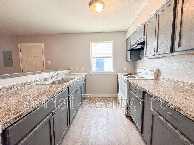 Foto del edificio - 7760 N Coronet Ct