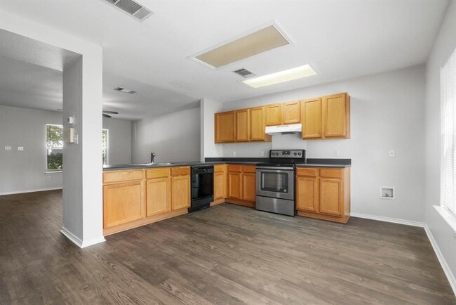 Building Photo - 10643 Marshitahs Way