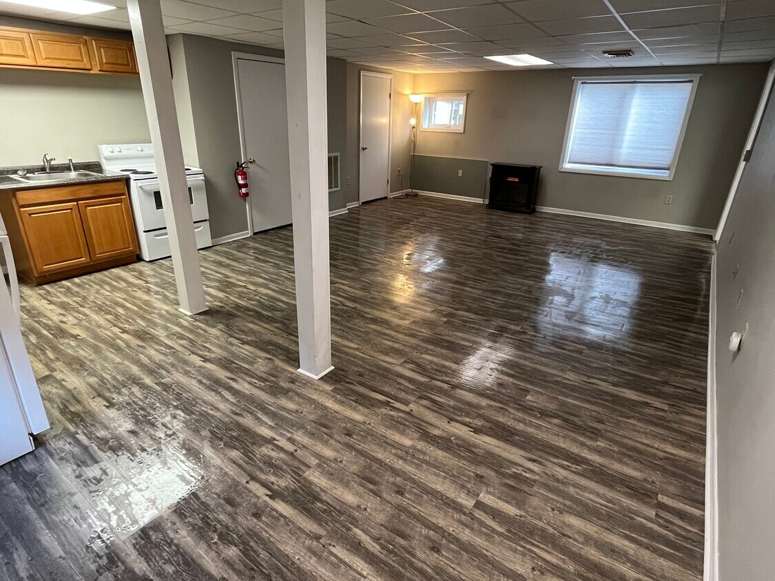 Foto principal - 260 E State St