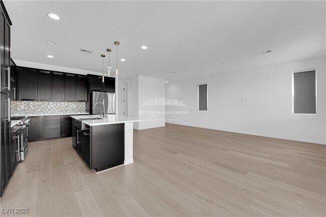 Building Photo - 4066 Painted Lady Ave