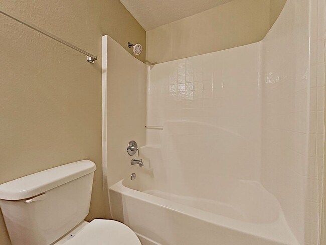 Building Photo - 1011 Red Alder Cir