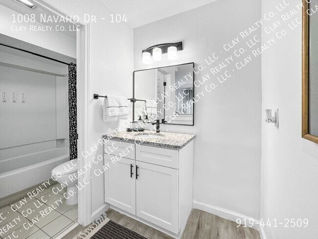 Building Photo - 1008 Navaho Dr