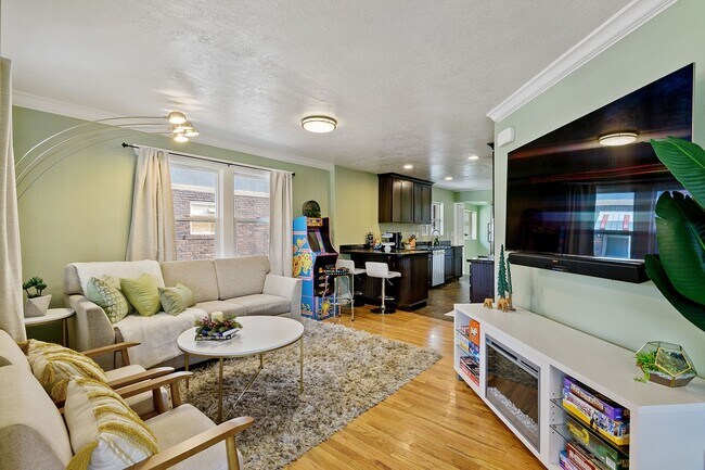 Foto del edificio - 980 E Bryan Ave