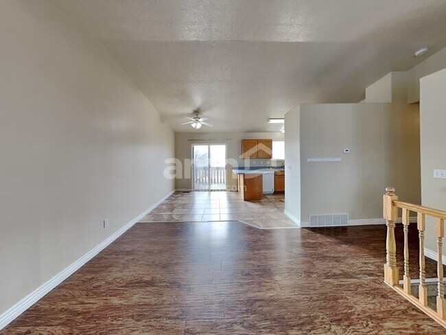 Foto del edificio - 2359 W 2075 N