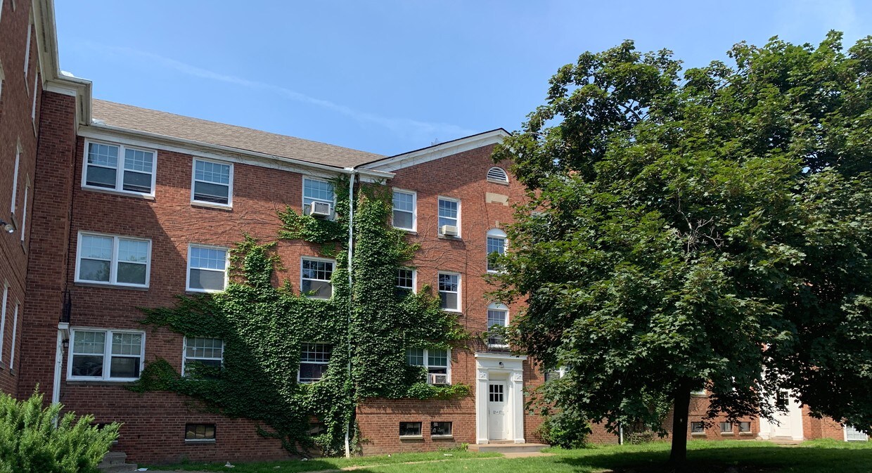 4027 Rocky River Dr Unit 14, Cleveland, OH 44135 Apartment for Rent