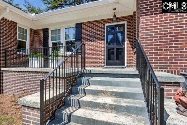 Foto del edificio - 1701 Pinewood Dr