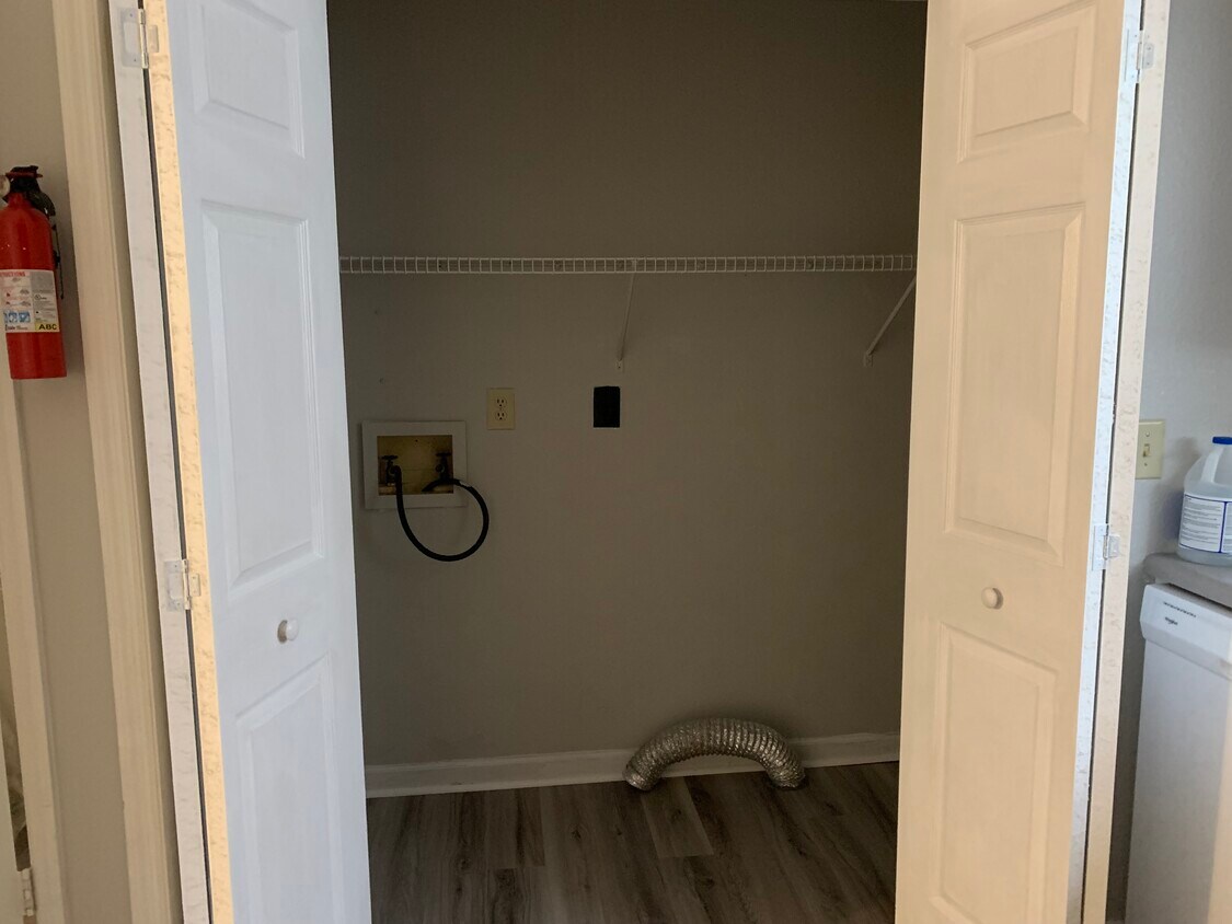 laundry - 1504 N Washington St