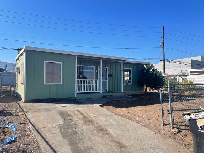 Building Photo - 6 Idaho Way