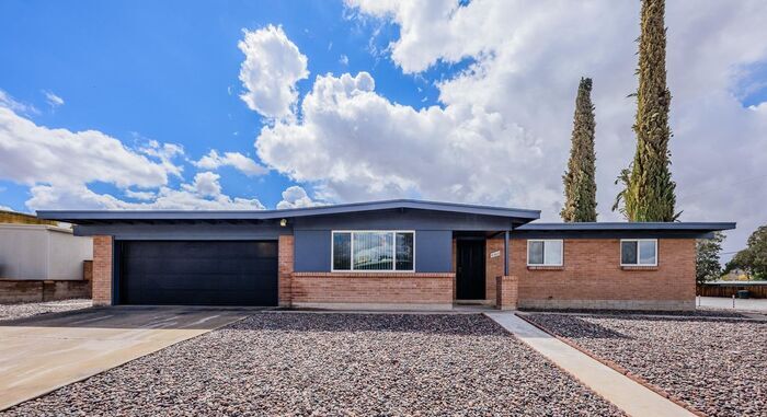 Foto principal - Dream Tucson Rental! Fenced Outdoor Living...