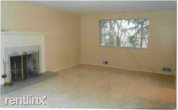 Building Photo - 4 br, 2.5 bath House - 320 Cabrini Dr
