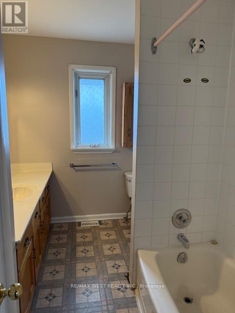 Photo du bâtiment - 13576 Coleraine Dr