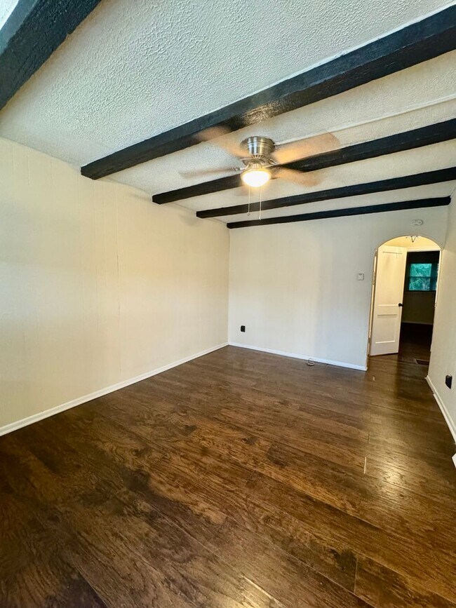 Foto del edificio - Charming 2-Bedroom Home in Southwest Phila...