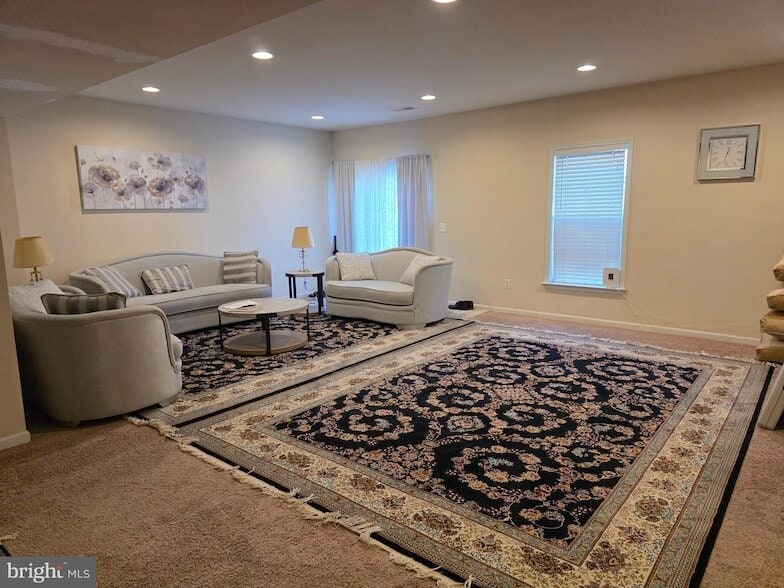 Foto principal - 7174 Lyndam Hill Cir