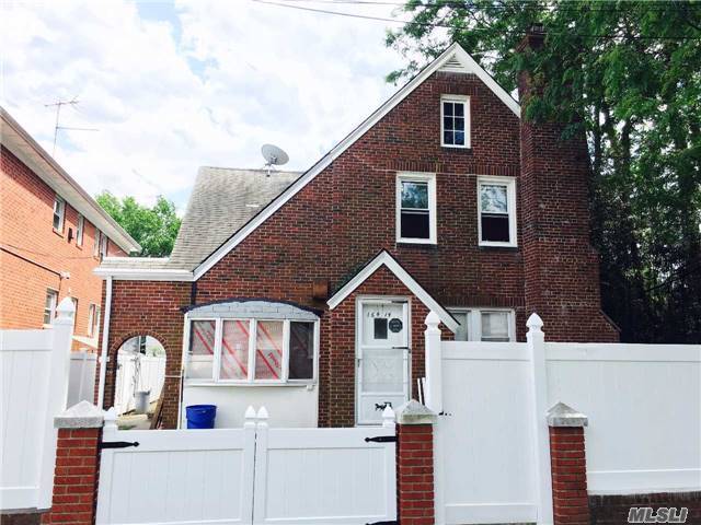 Primary Photo - 164-14 76th Rd