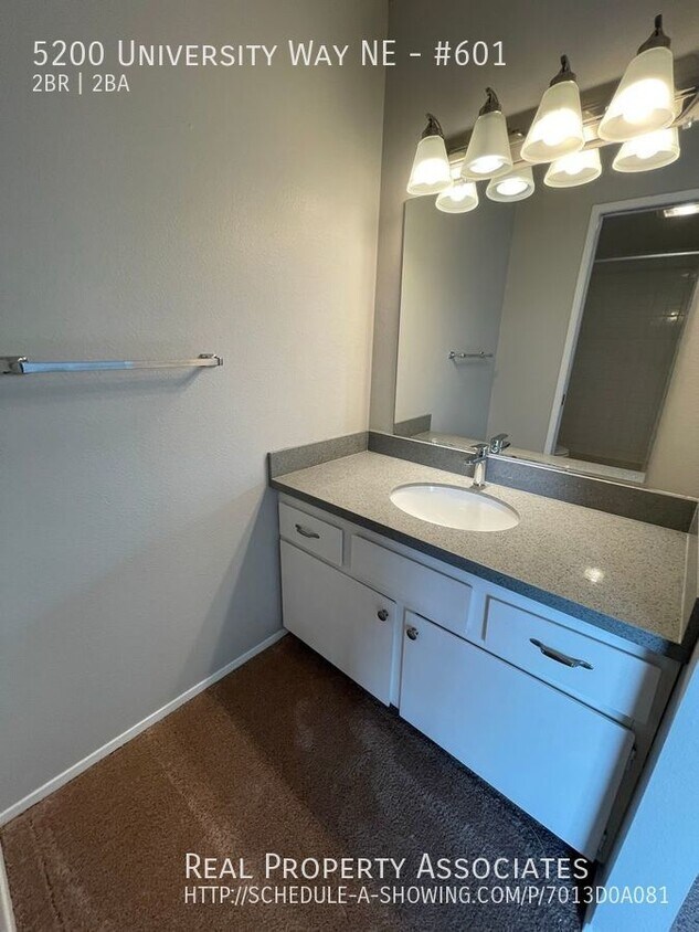 Primary Photo - ***VIEW VIEW VIEW*** TOP FLOOR Corner S. F...
