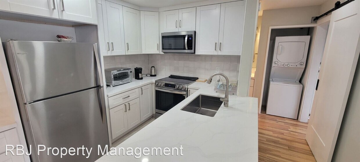4651 Pico St, San Diego, CA 92109